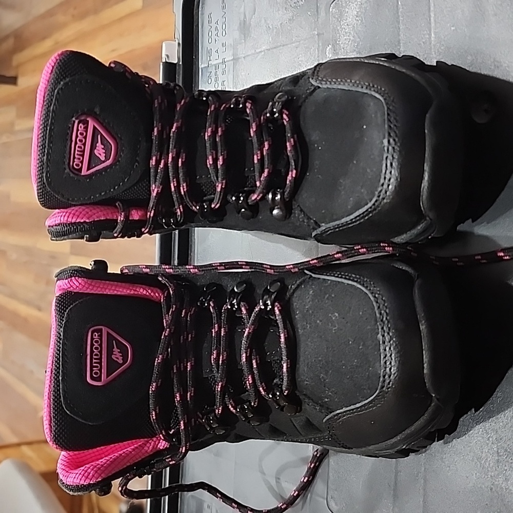 Kids winter boots. (Girls)